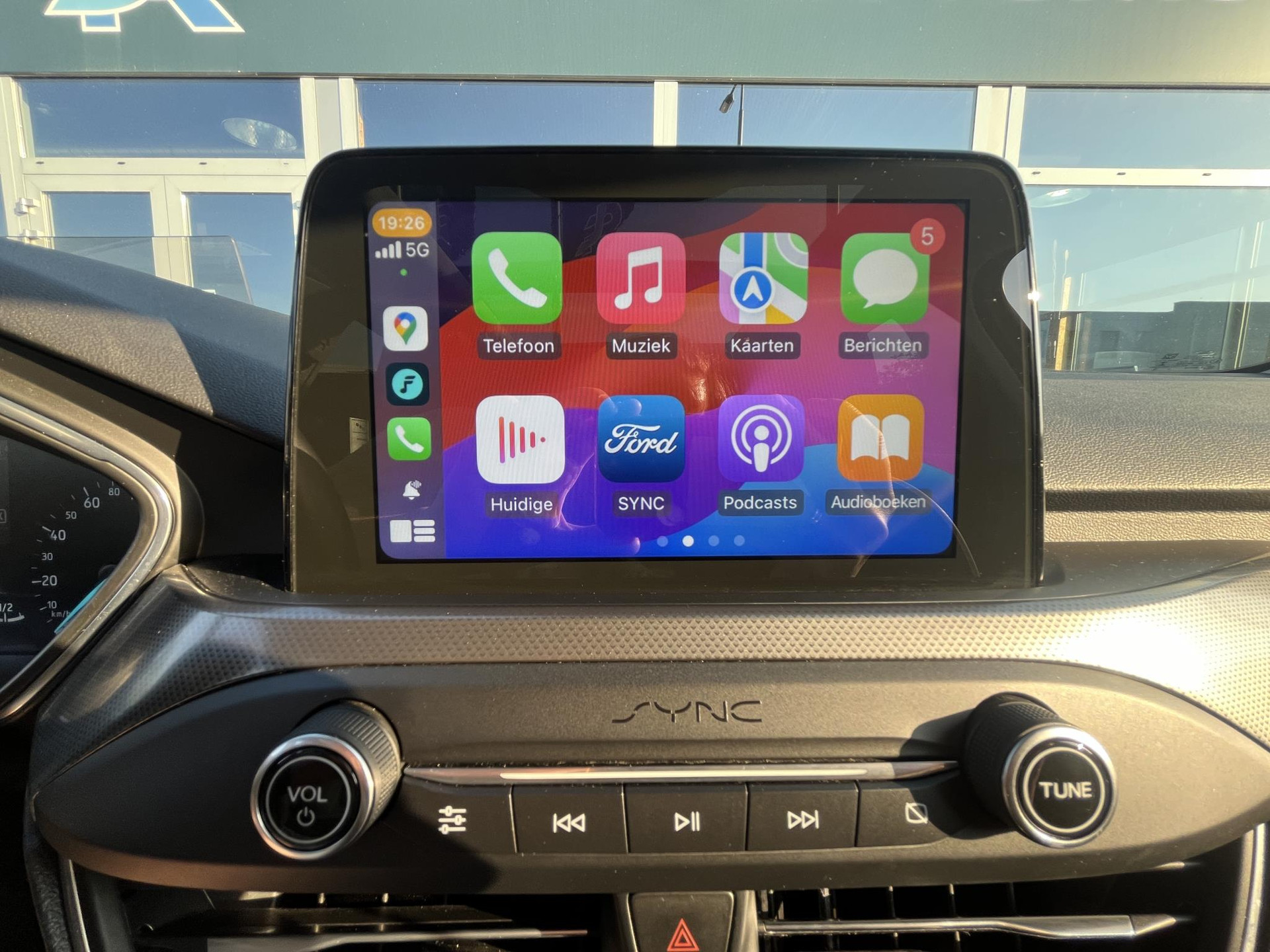 Apple Carplay/Android Auto