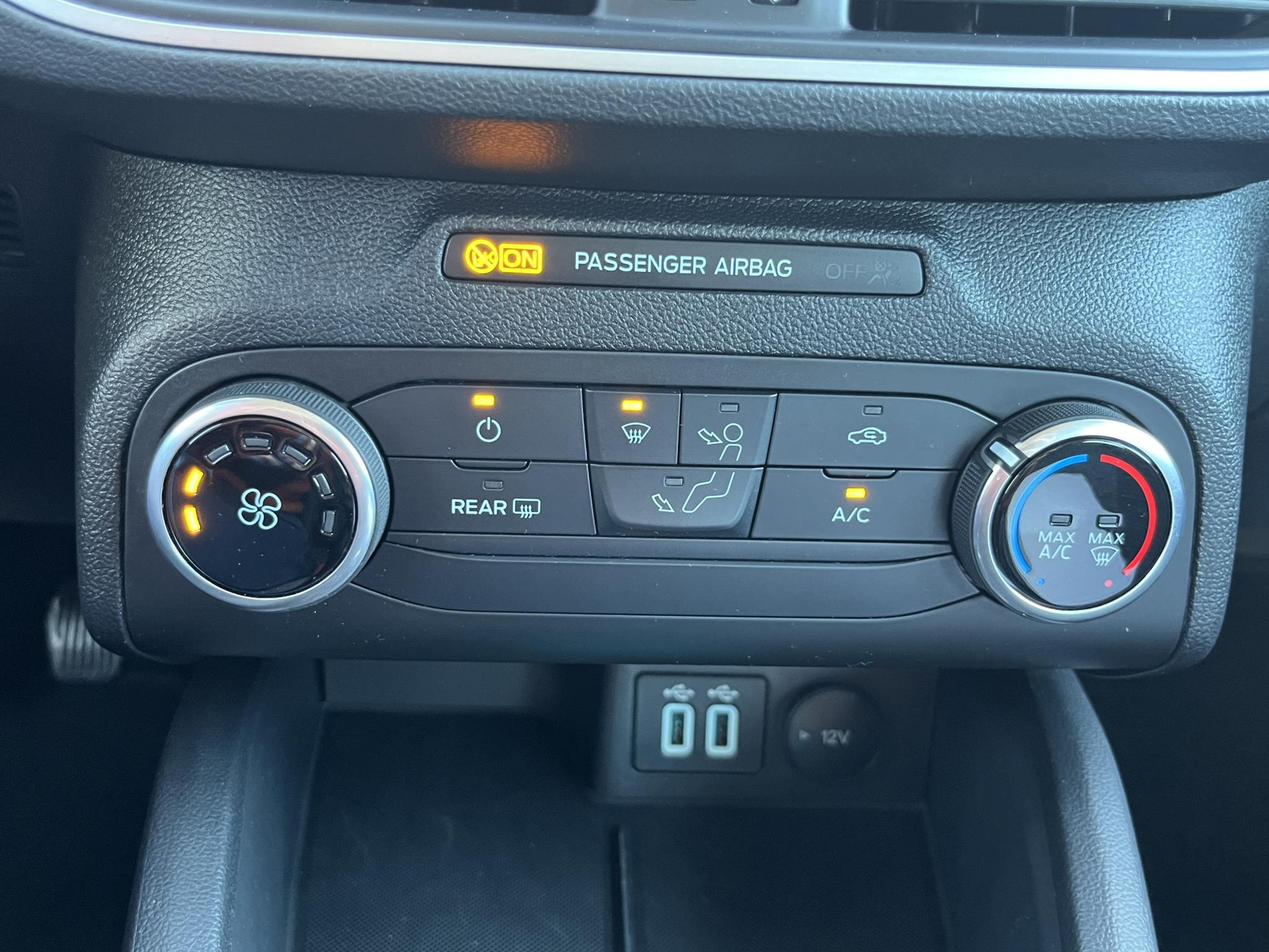 Airconditioning incl. instellingen voor maximaal koelen of ontdooien