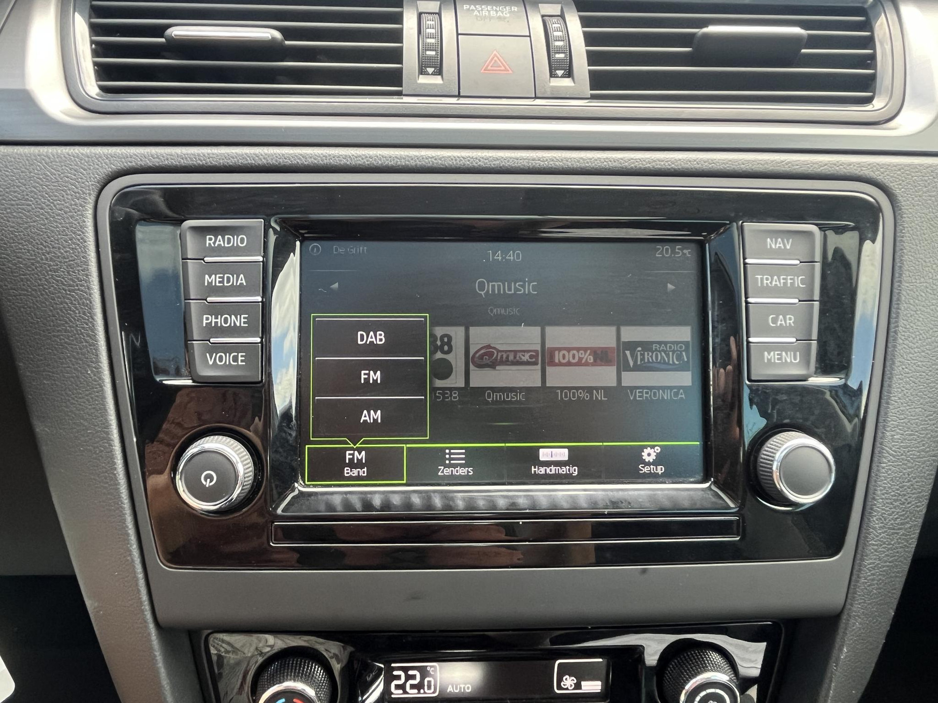 DAB (Digital Audio Broadcasting)