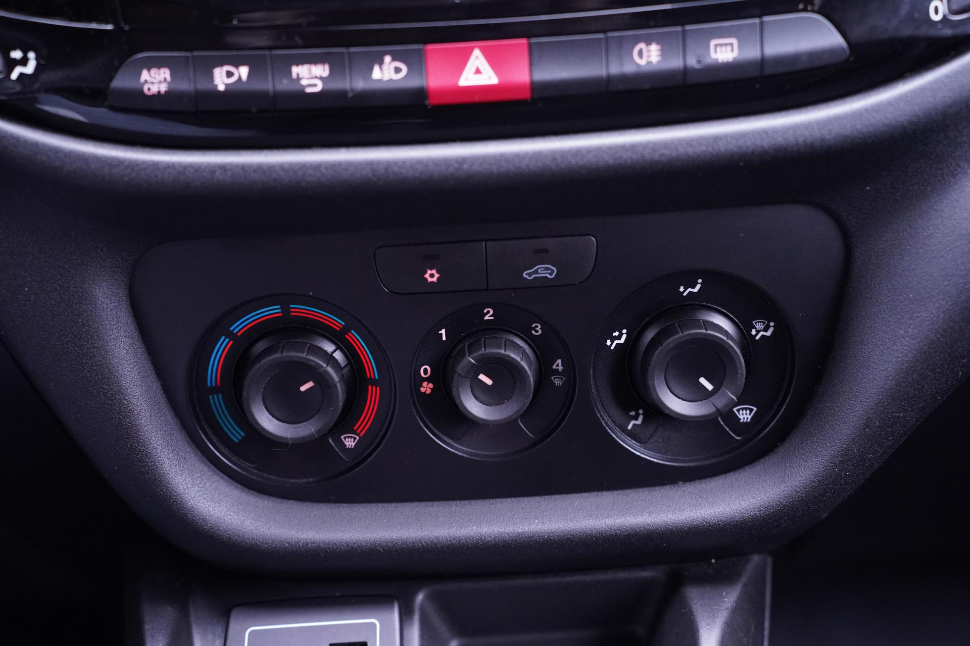 Handmatig bediende airconditioning met pollenfilter