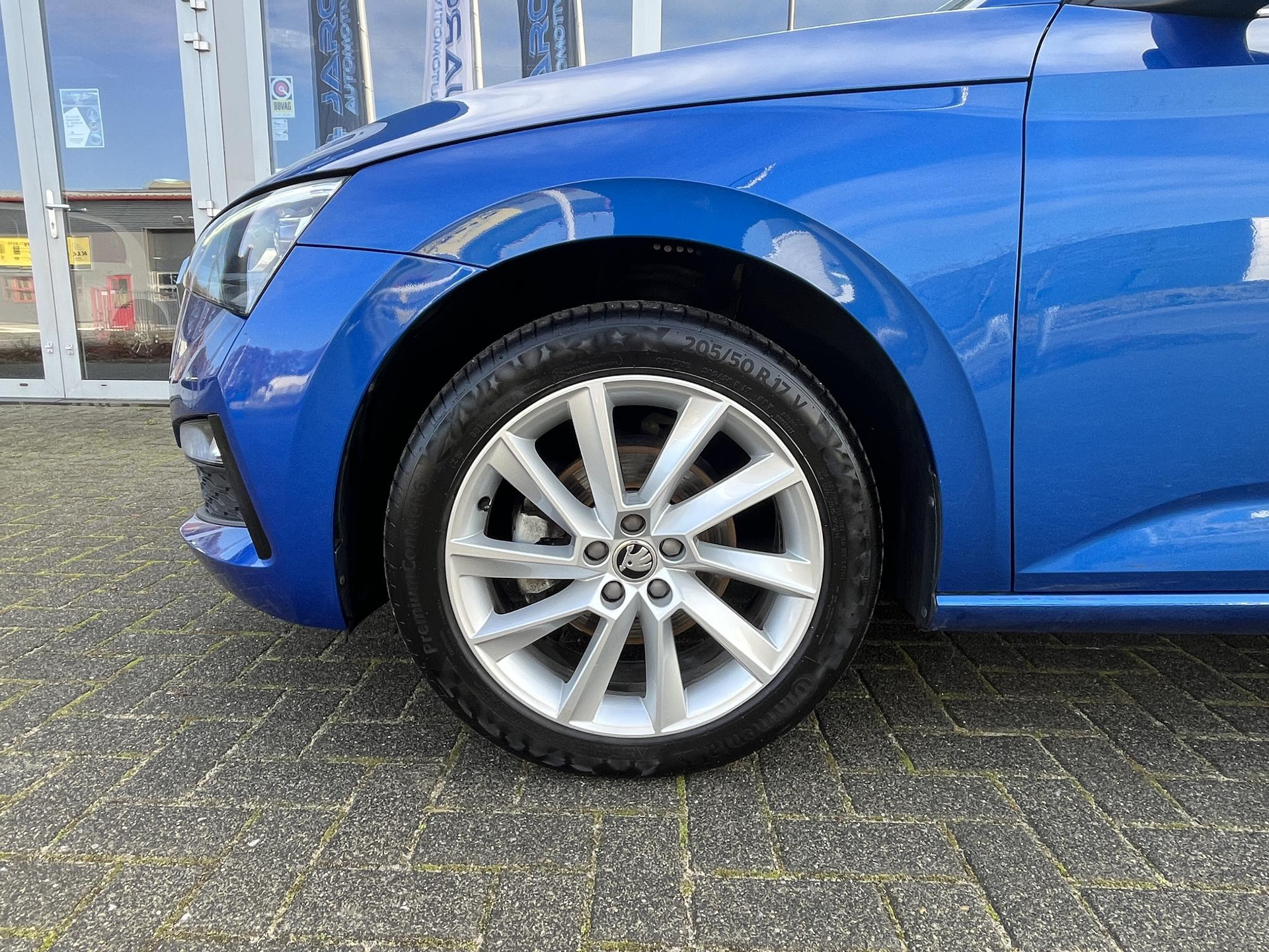 Lichtmetalen velgen 17" Stratos met banden 205/50 R17