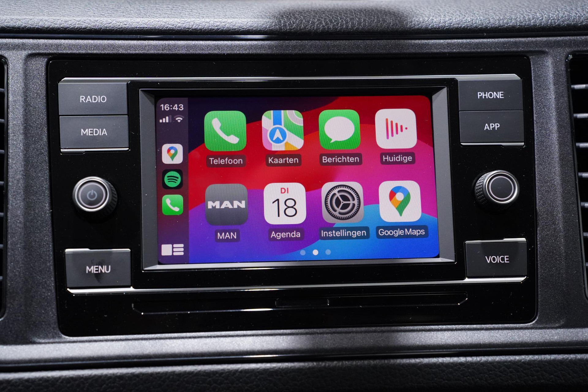 Apple CarPlay/Android Auto