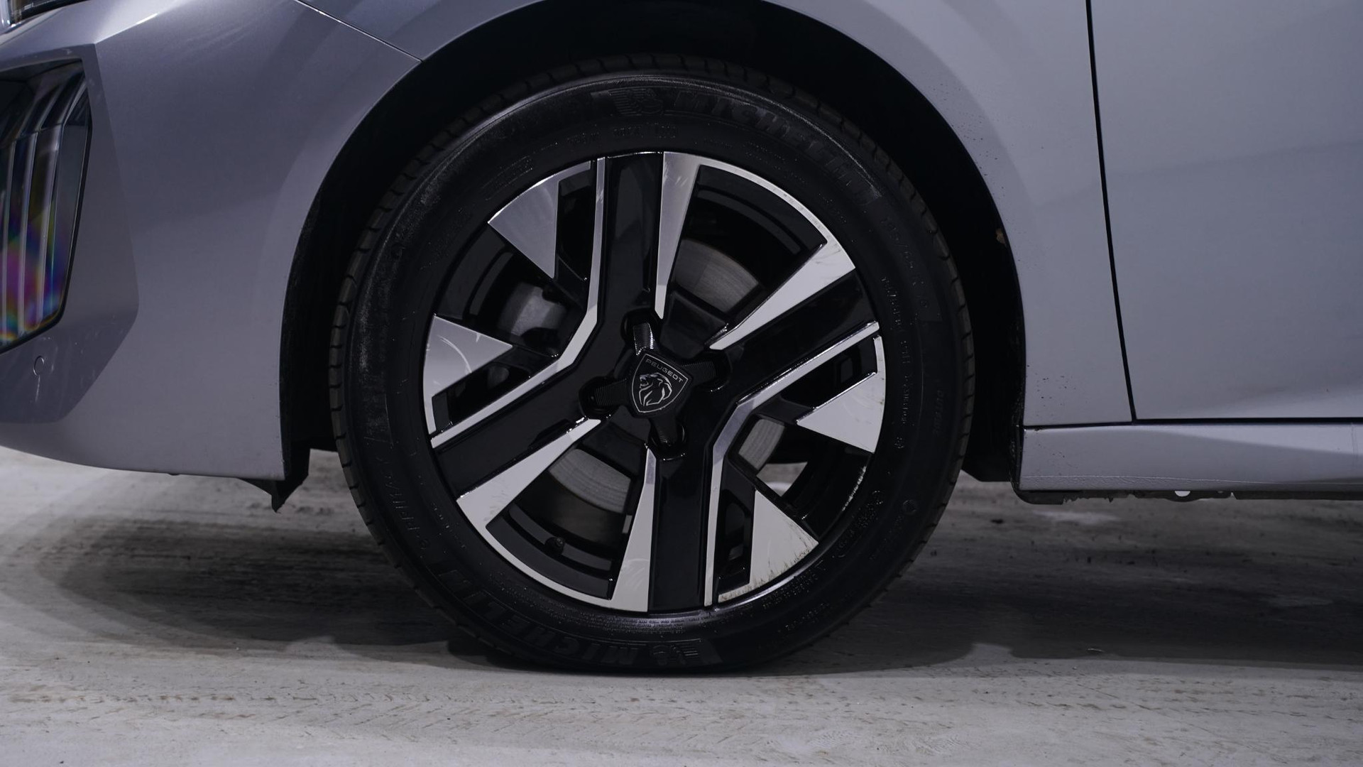 Lichtmetalen 16-inch ‘NOMA’-velgen, tweekleurig, gepolijst