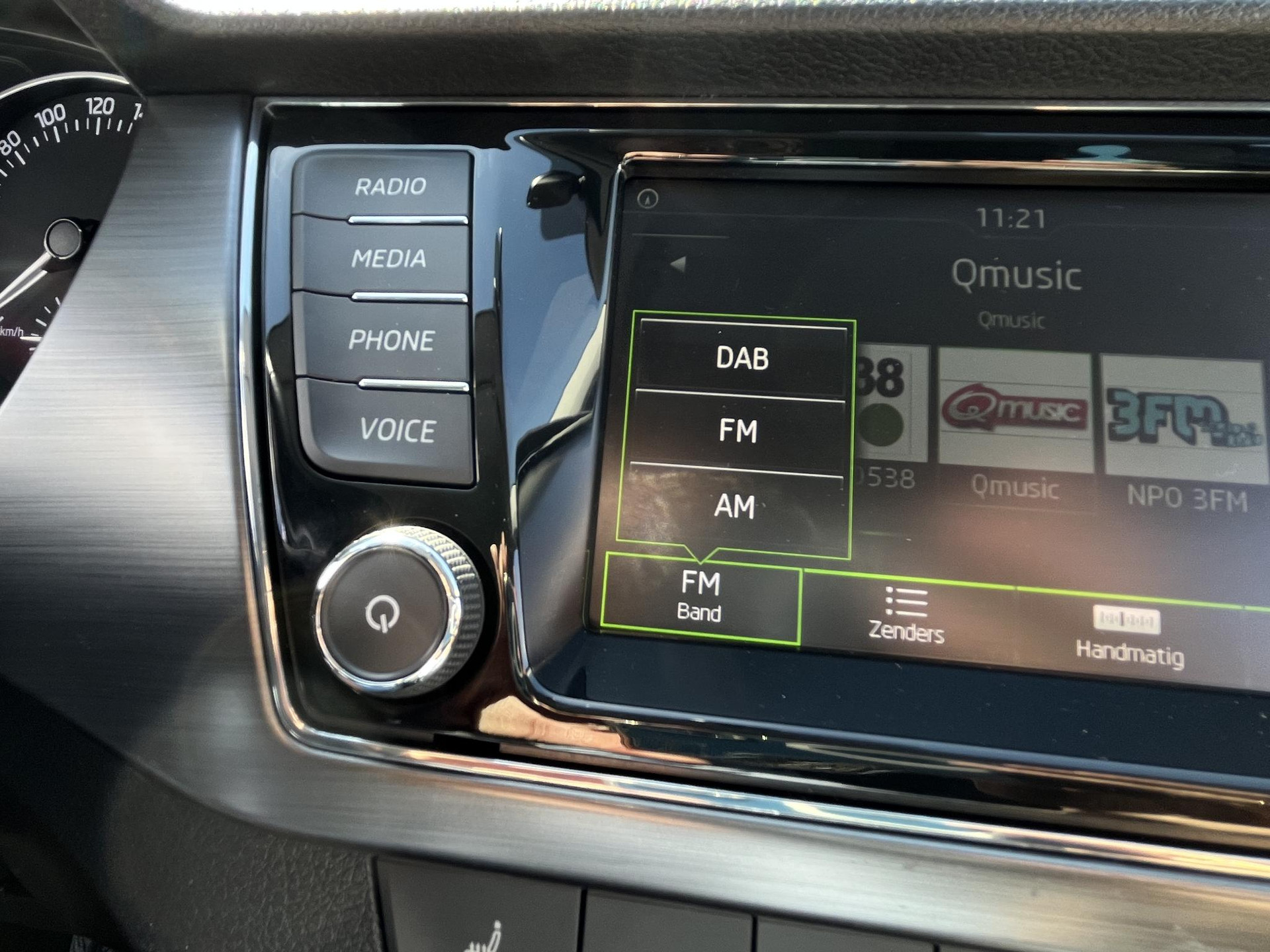 DAB (Digital Audio Broadcasting)