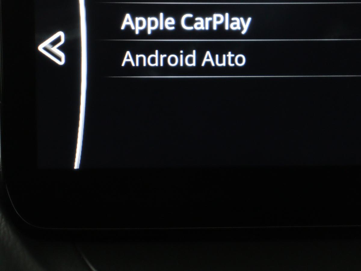 Apple Carplay/Android Auto