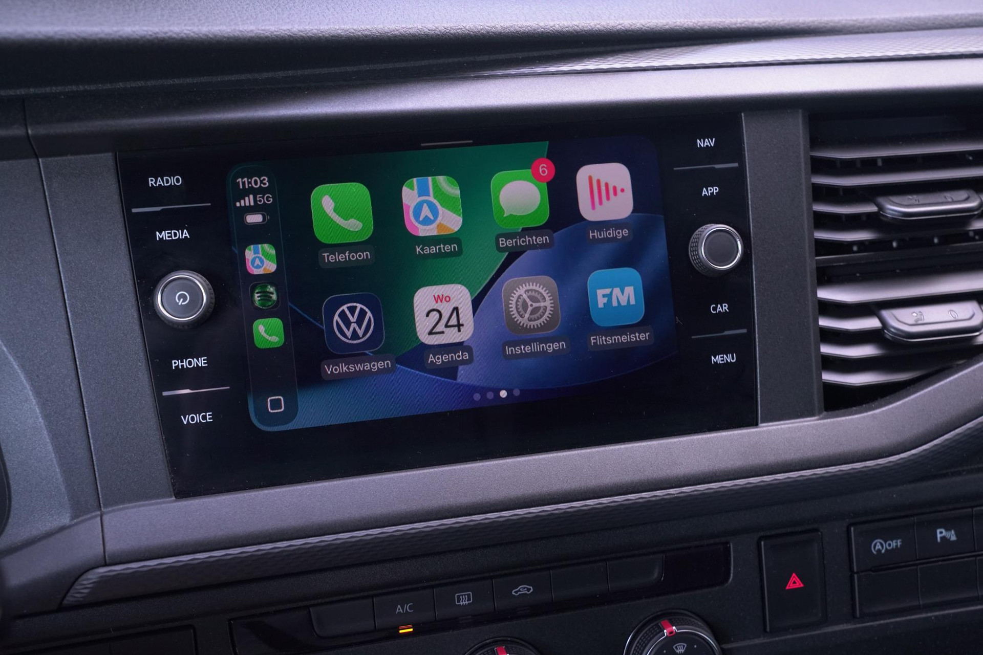 Apple CarPlay/Android Auto