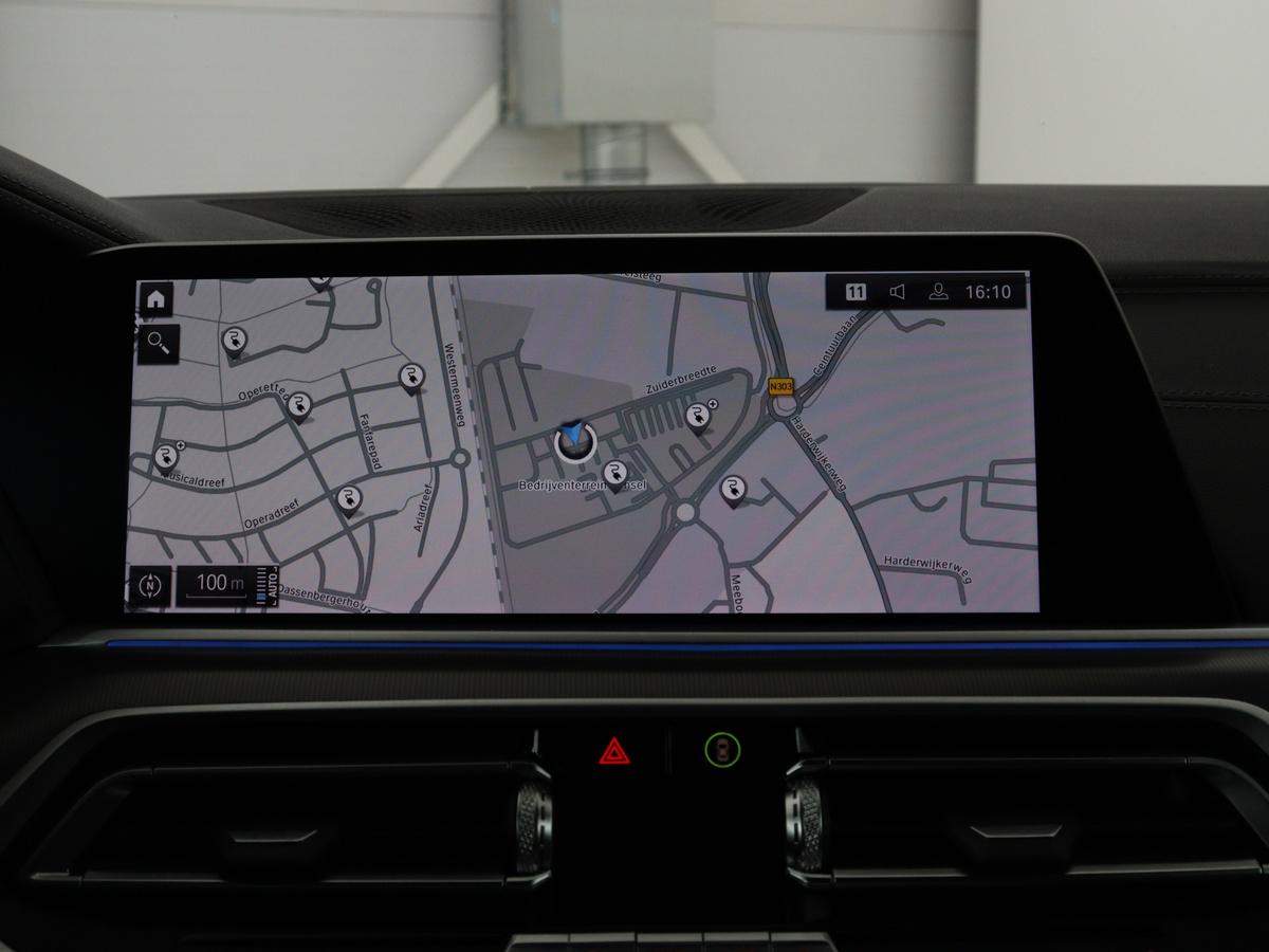 BMW Live Cockpit Plus met BMW Curved Display