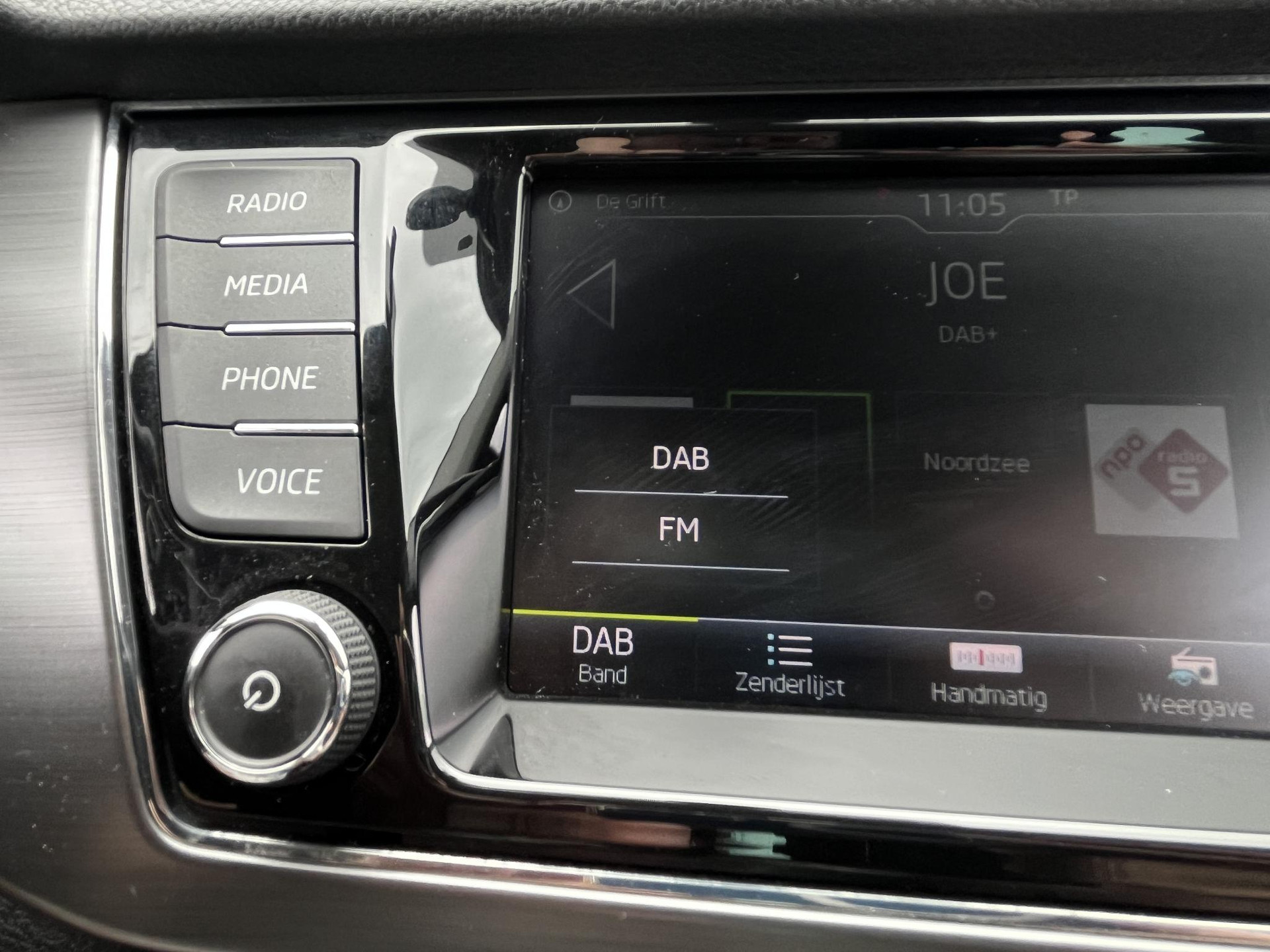 DAB (Digital Audio Broadcasting)