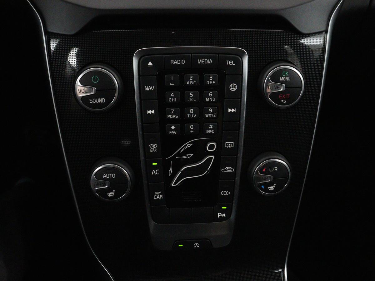 Electronic Climate Control, dual zone.