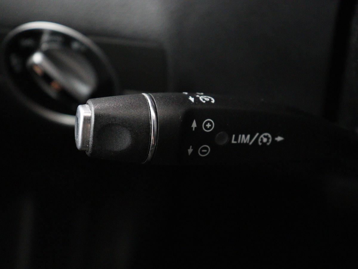 Cruisecontrol met variabele snelheidsbegrenzing SPEEDTRONIC