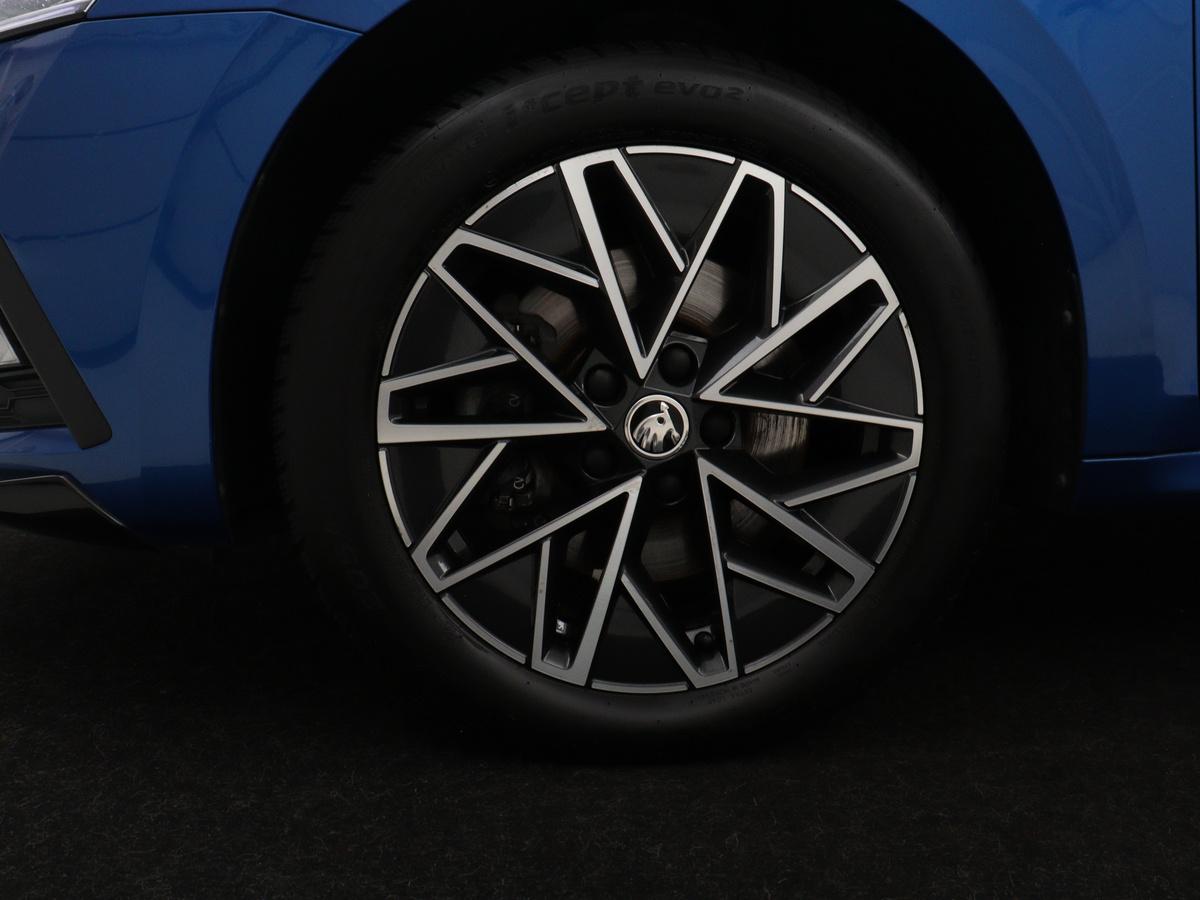 Lichtmetalen velgen 17" Pulsar Aero zwart met banden 205/55 R17