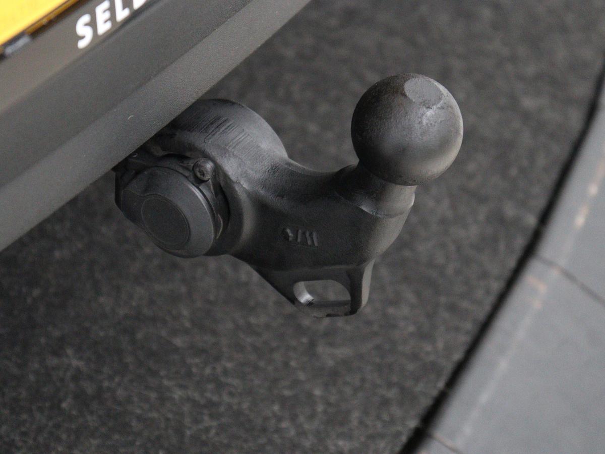 Semi Electrically Retractable Towbar