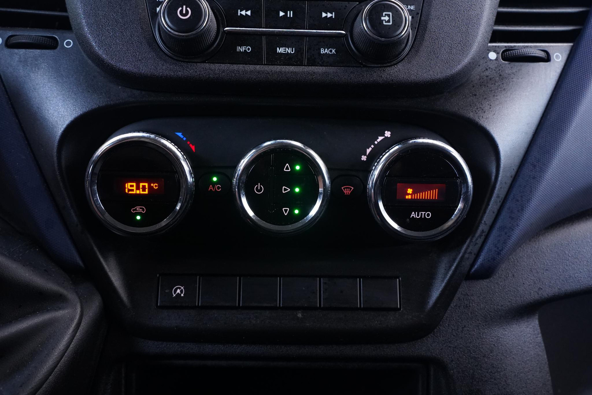 Airconditioning (automatisch) met pollenfilter