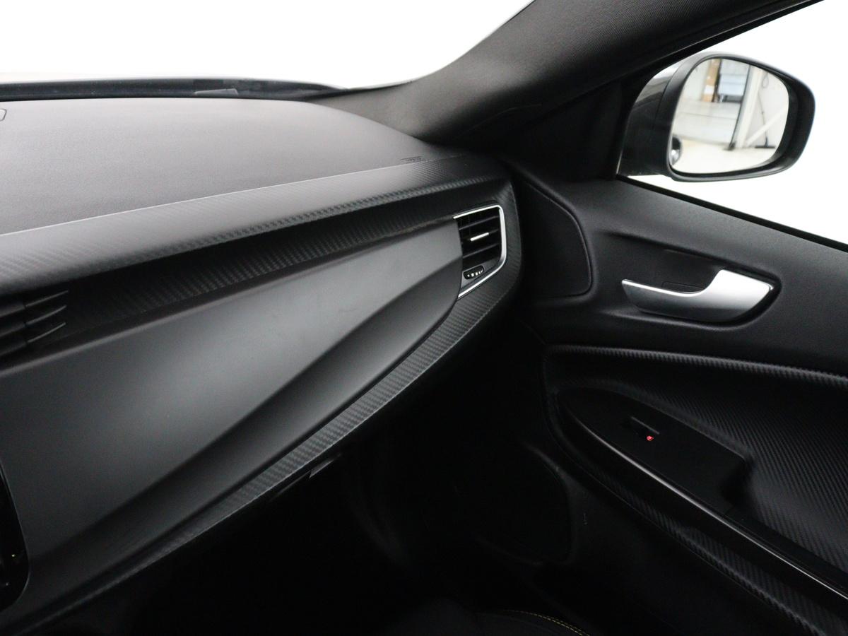 carbonafwerking interieur
