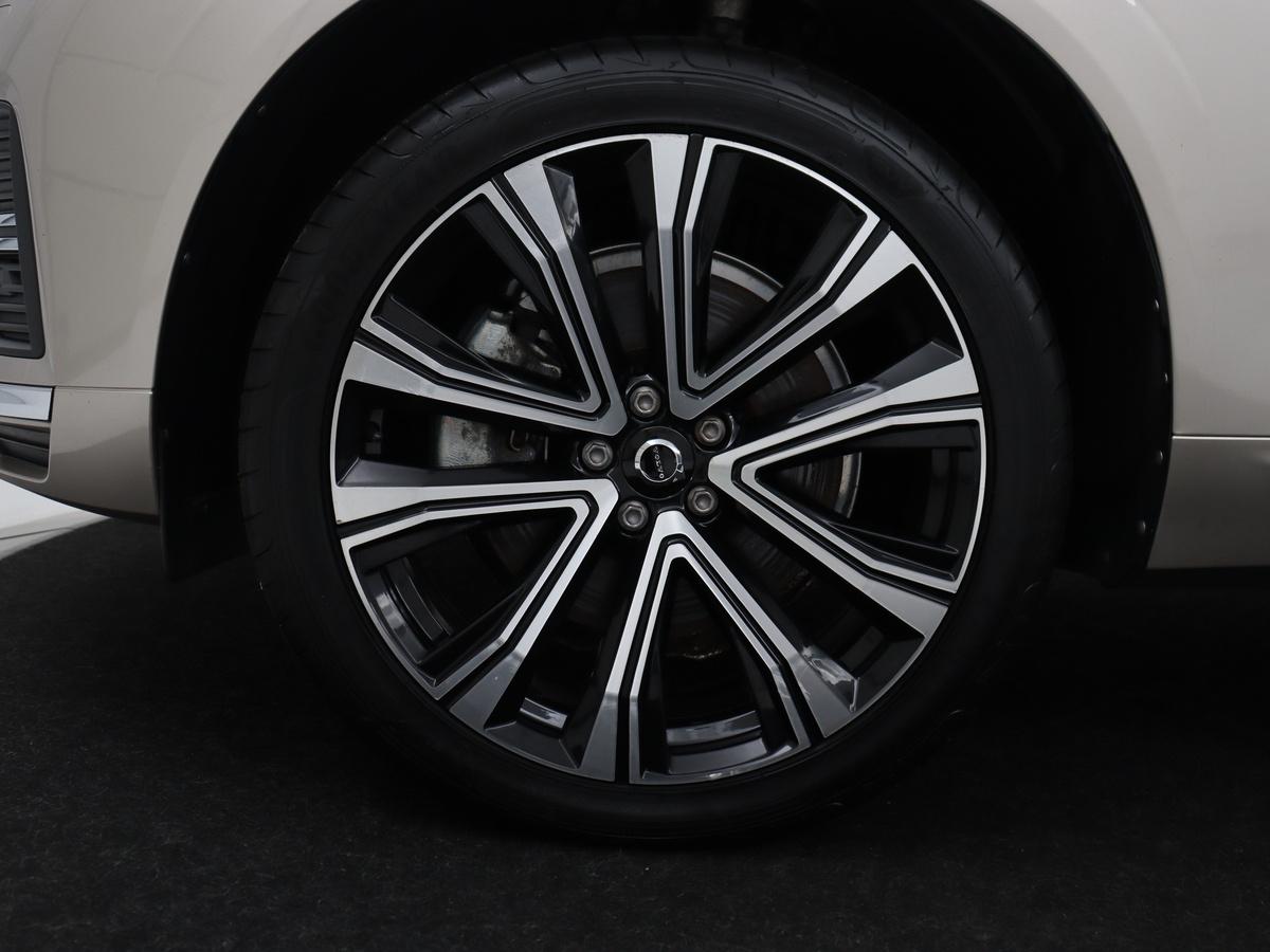 21" 5-Dubbel Spaaks Black / Diamond Cut velgen met 255/40 R21 banden