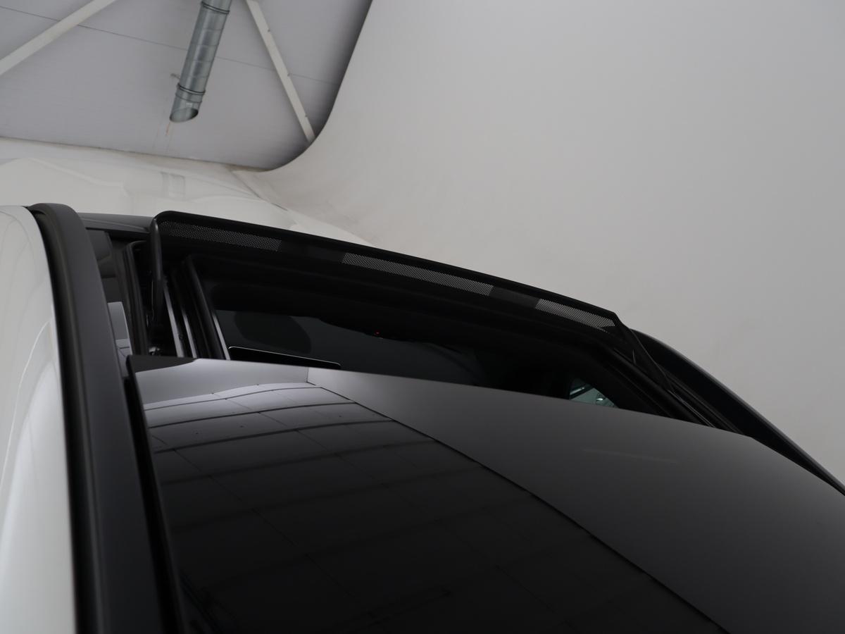 Glazen panoramaschuifdak elektrisch bedienbaar