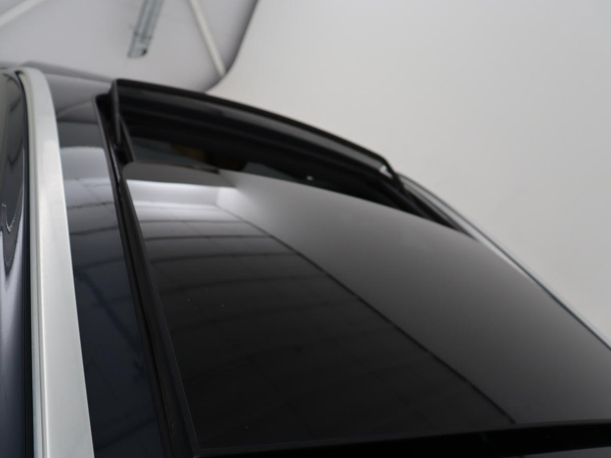 Elektrisch bedienbaar glazen panoramisch schuif-/kanteldak met elektrisch bedienbaar zonnescherm