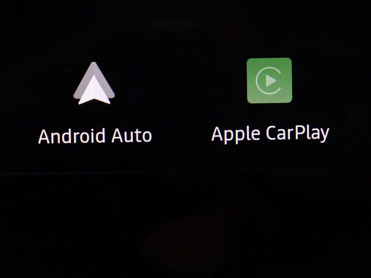 Apple Carplay/Android Auto