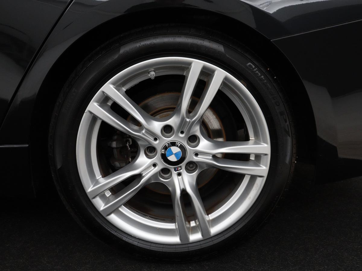 18 inch lichtmetalen wielen V-spaak (styling 658) in Reflex Silver.