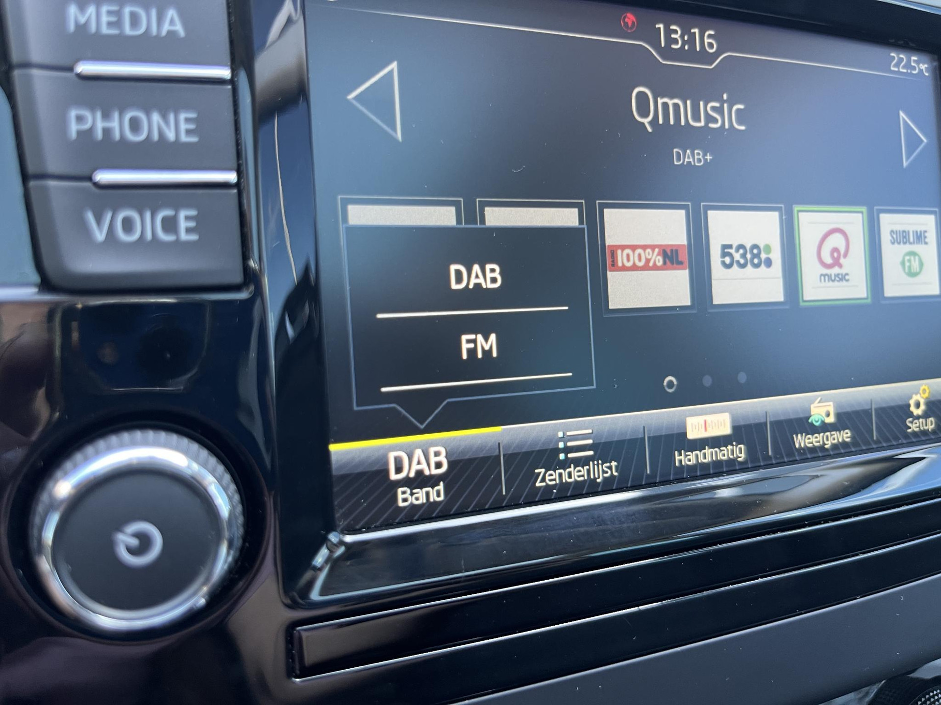 DAB (Digital Audio Broadcasting)