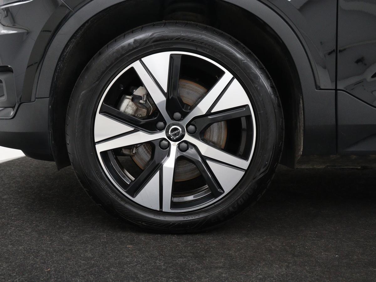 19" 5-Dubbel Spaaks Matt Black / Diamond Cut velgen met 235/50 R19 banden