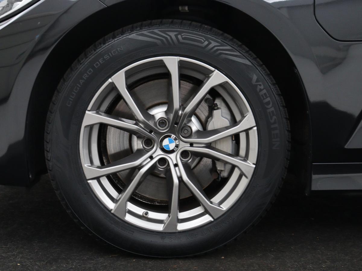17 inch lichtmetalen wielen V-spaak in Reflex Silber