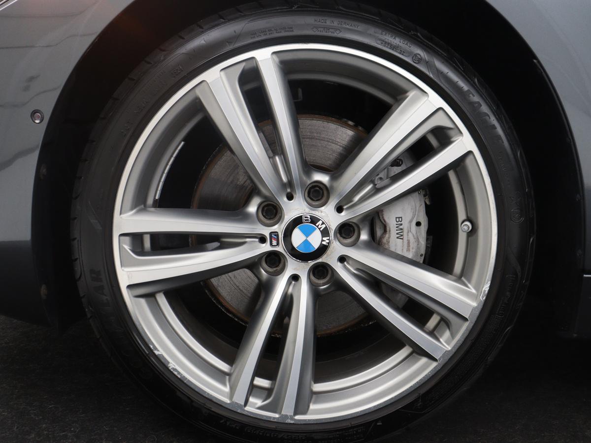 19 inch lichtmetalen wielen Dubbelspaak