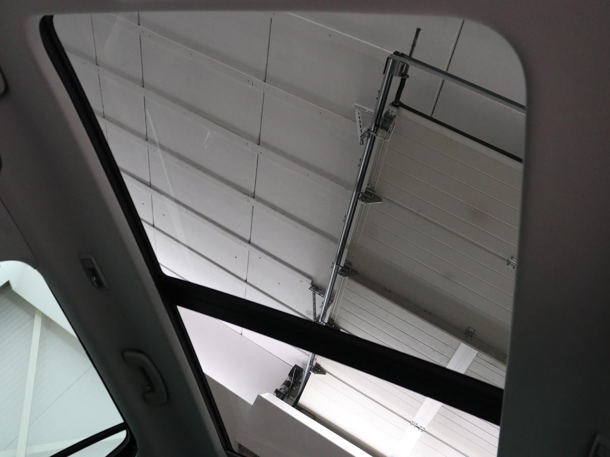 Elektrisch bedienbaar panoramisch glazen schuif-/kanteldak