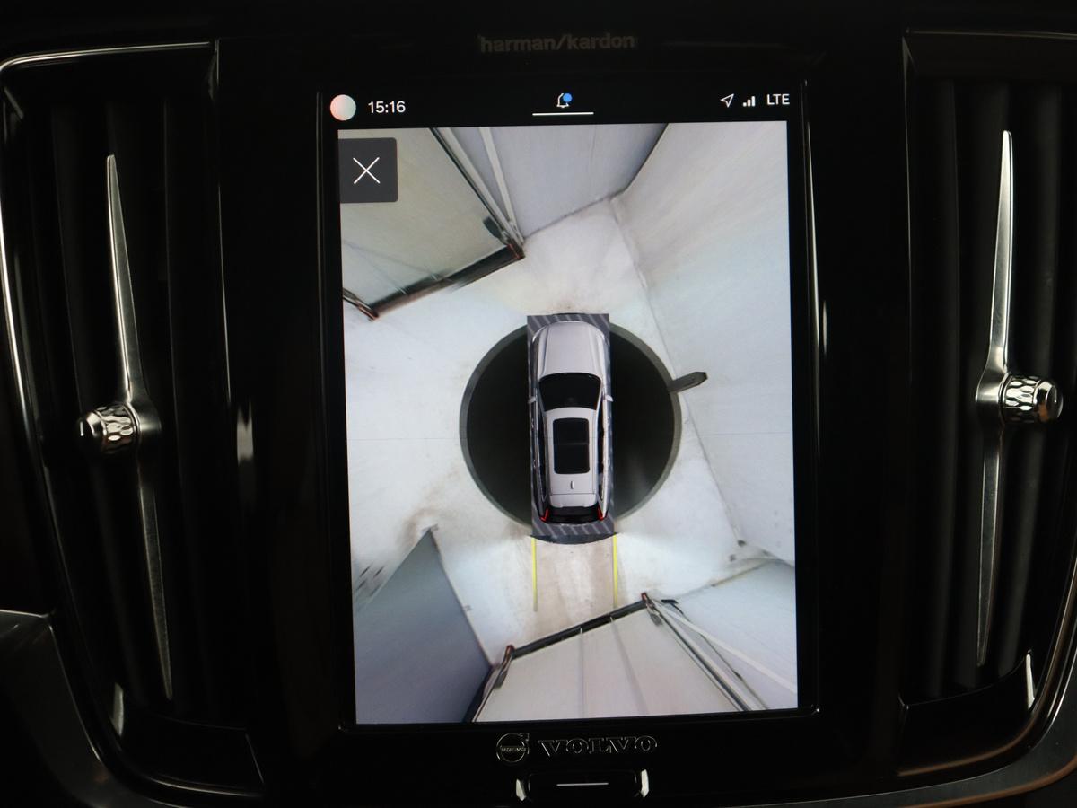 Visual Park Assist met Front "Fisheye" view