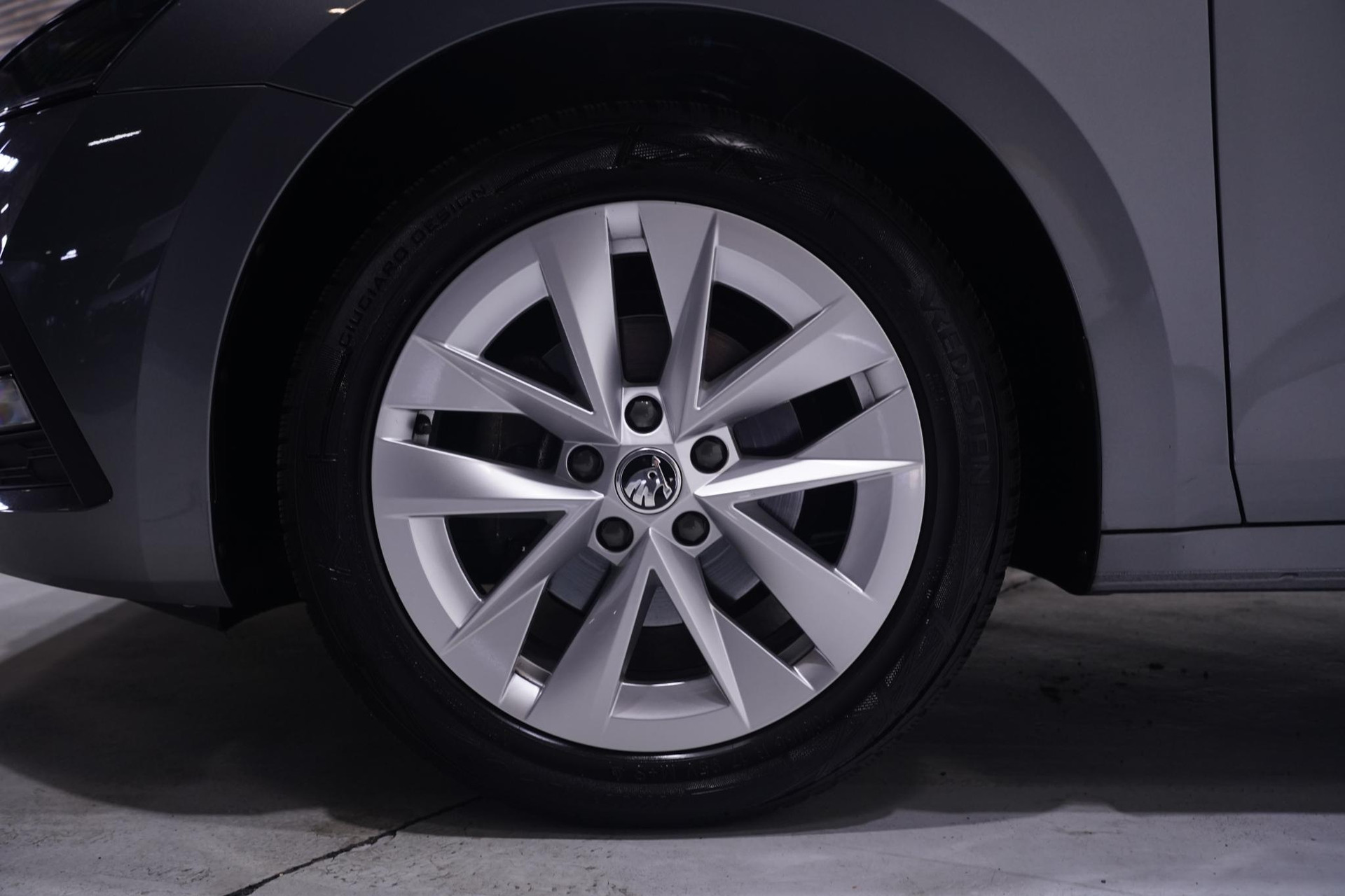 Lichtmetalen velgen 17" Rotare Aero 7J x 17" met banden 205/55 R17 91V
