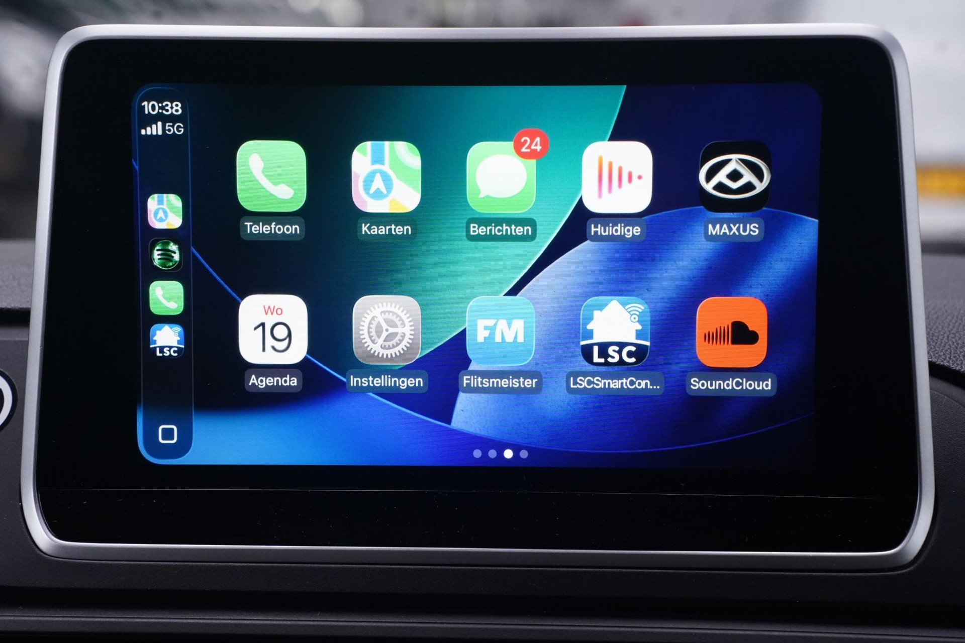 Apple CarPlay/Android Auto