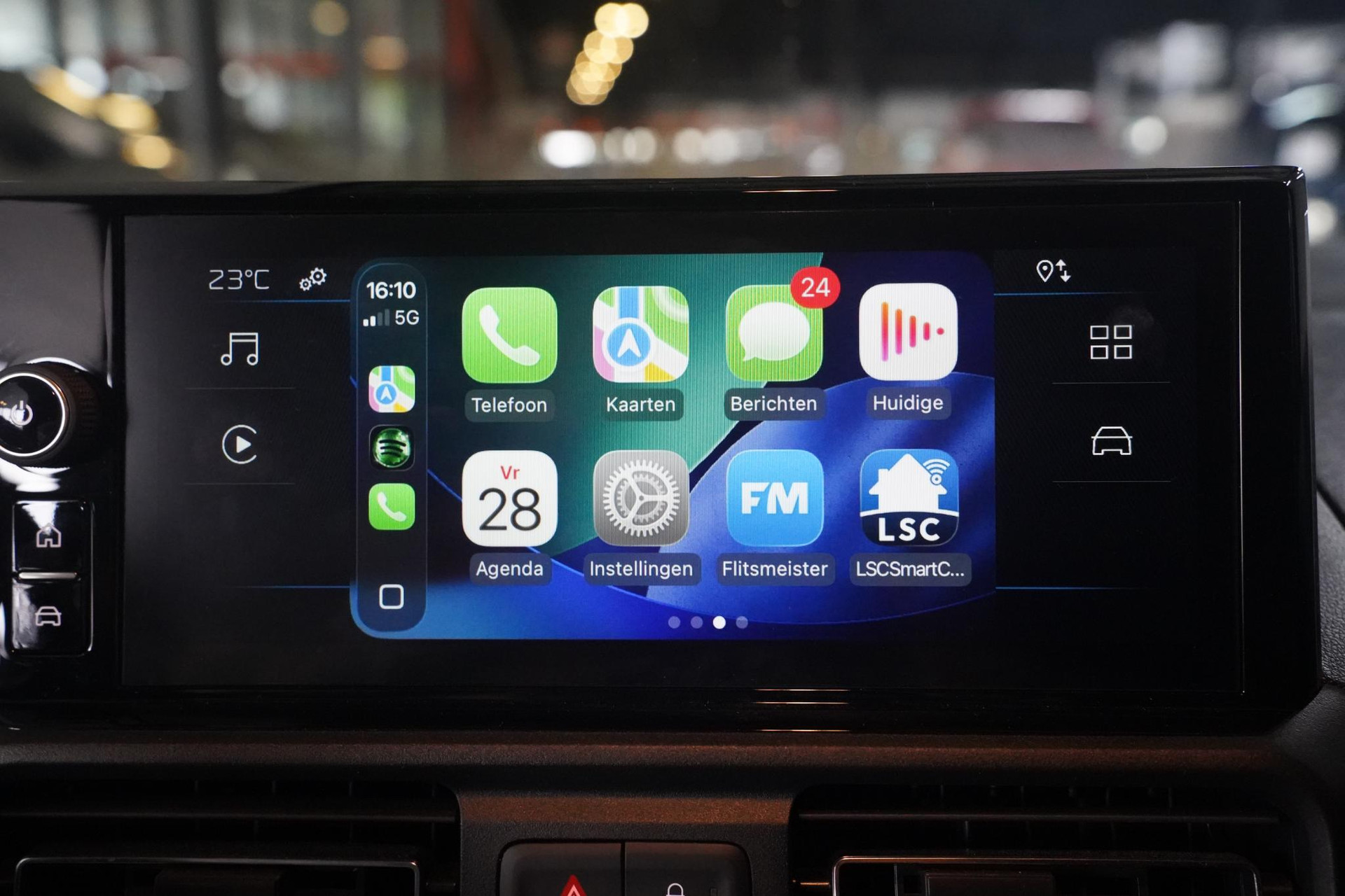 Apple CarPlay/Android Auto