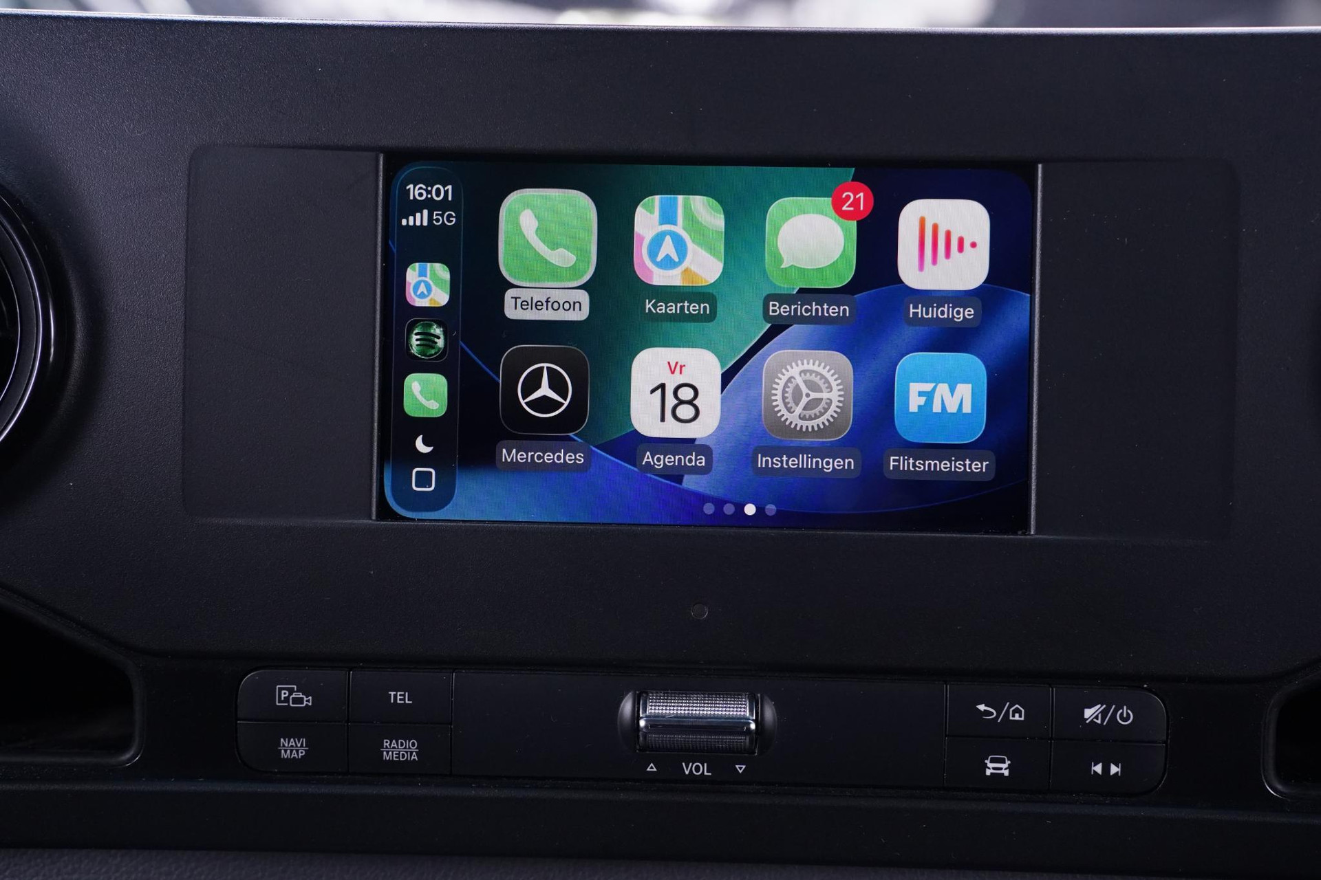 Apple CarPlay/Android Auto