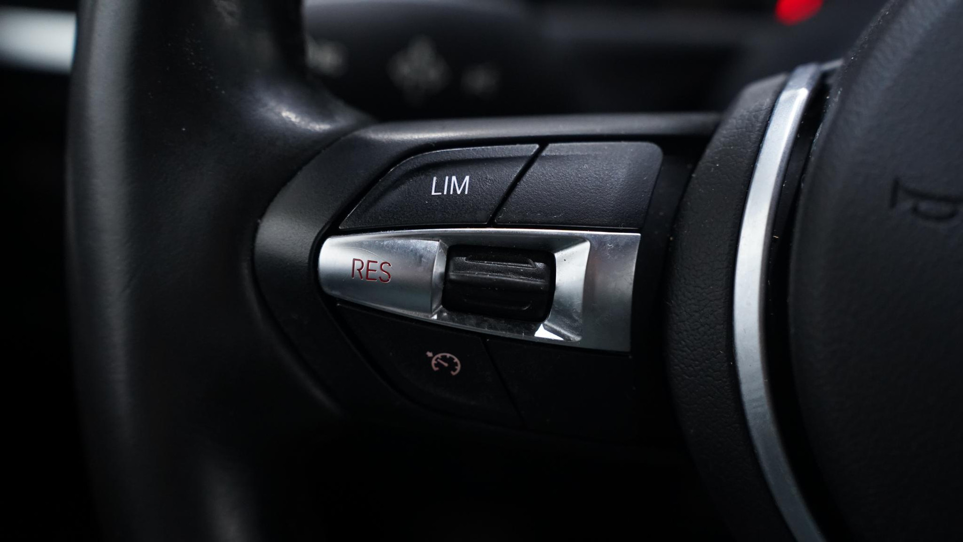 Cruise control inclusief Speed Limit Device en remfunctie
