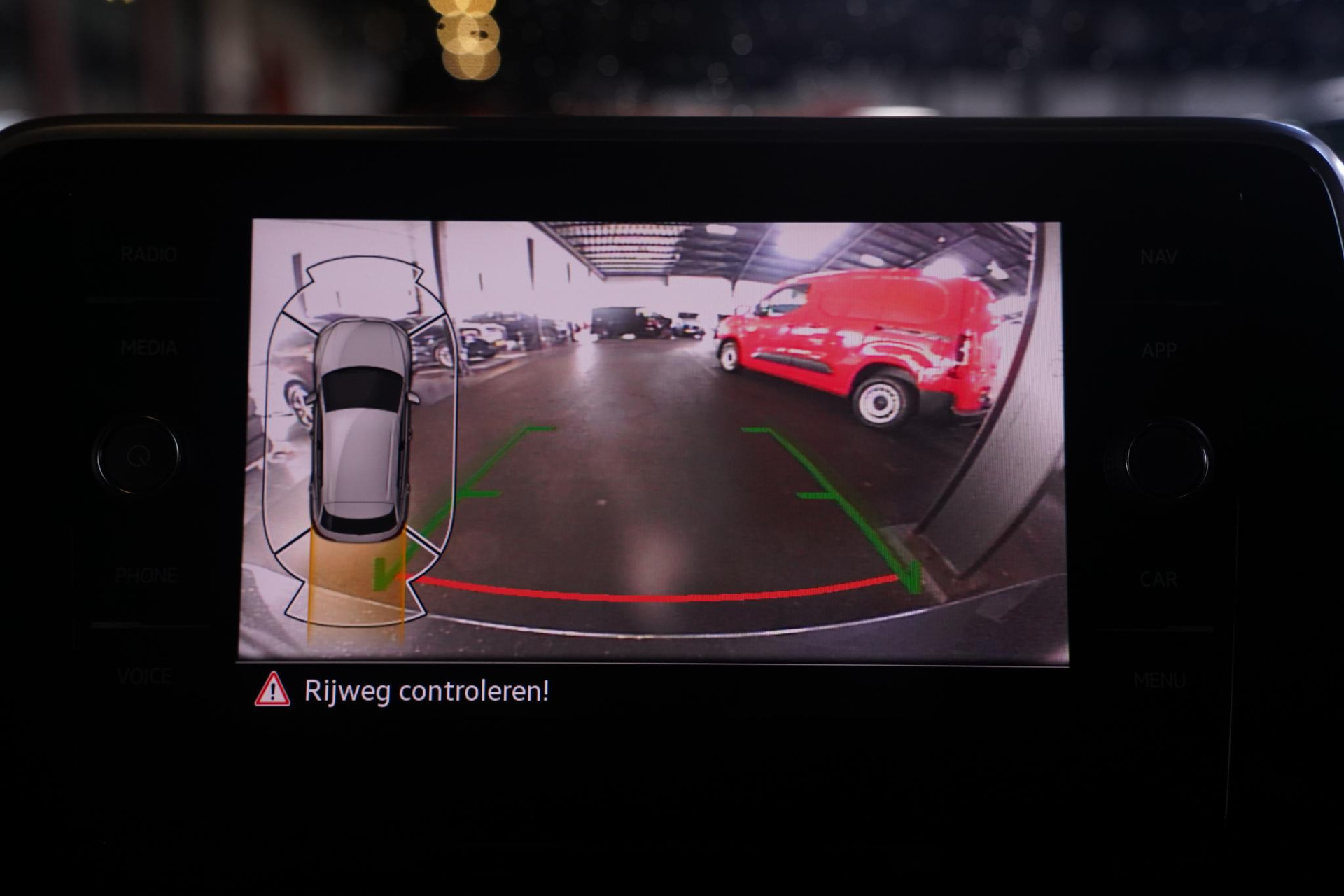 Achteruitrijcamera (Rear View)