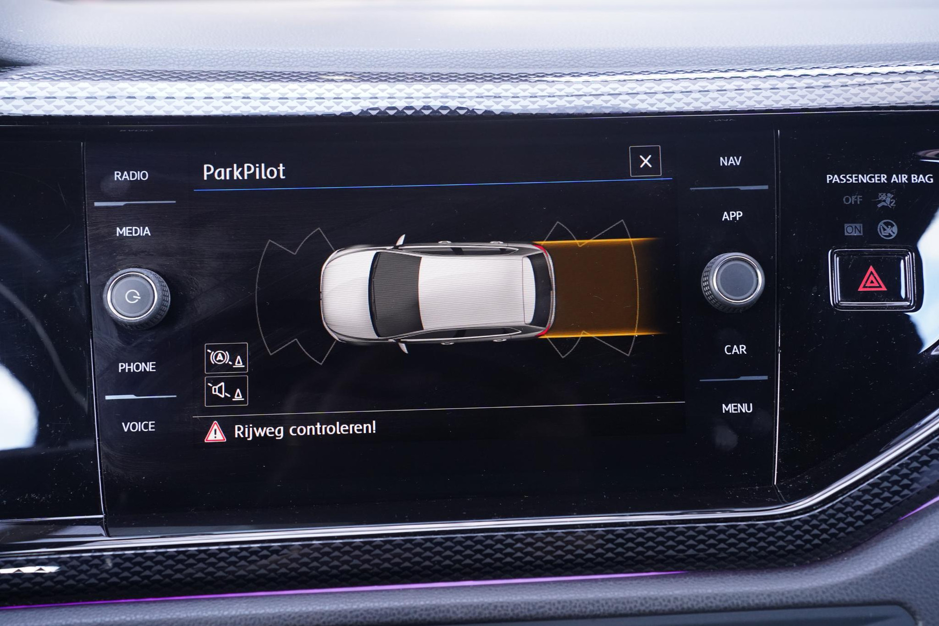 Parkeersensoren voor en achter (Park Distance Control)