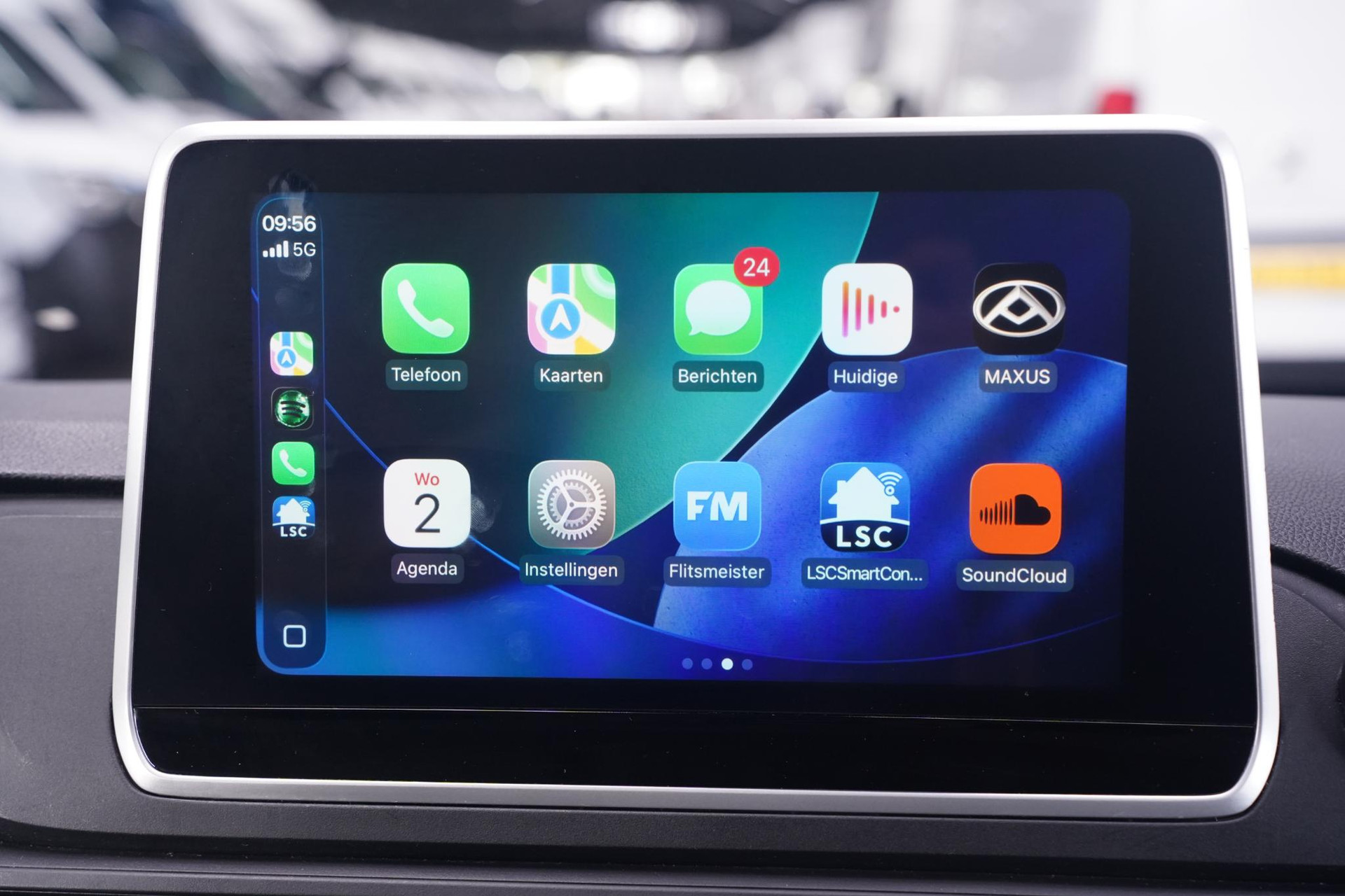 Apple CarPlay/Android Auto