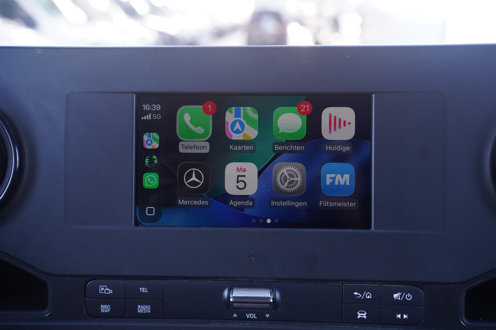 Apple CarPlay/Android Auto