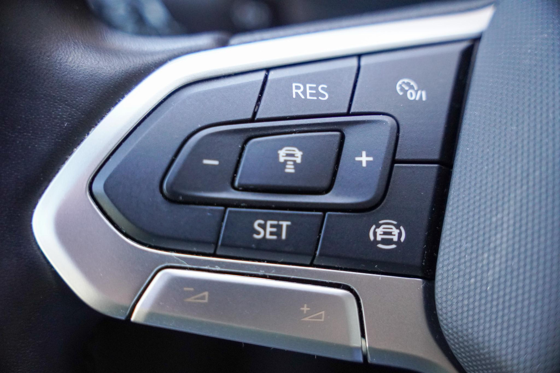Adaptive cruise control (tot 210 km/u)
