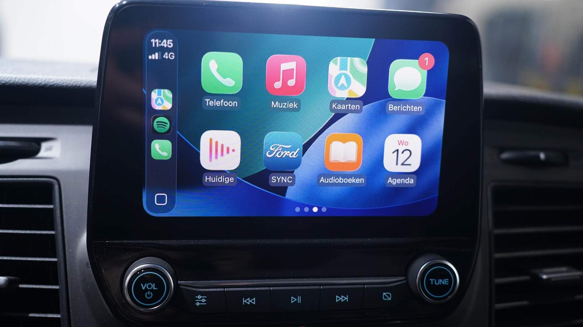 Apple CarPlay/Android Auto
