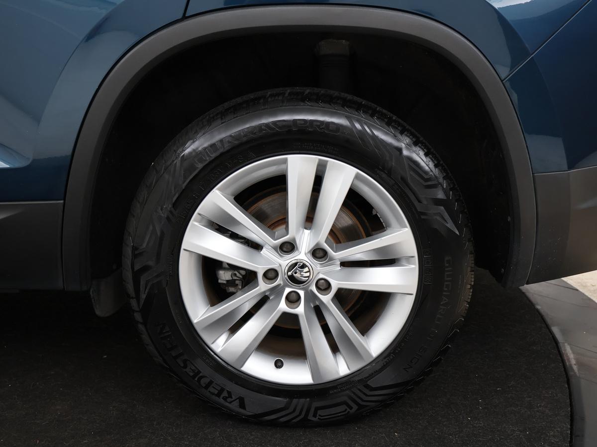 Lichtmetalen velgen 18" Elbrus met banden 235/55 R18
